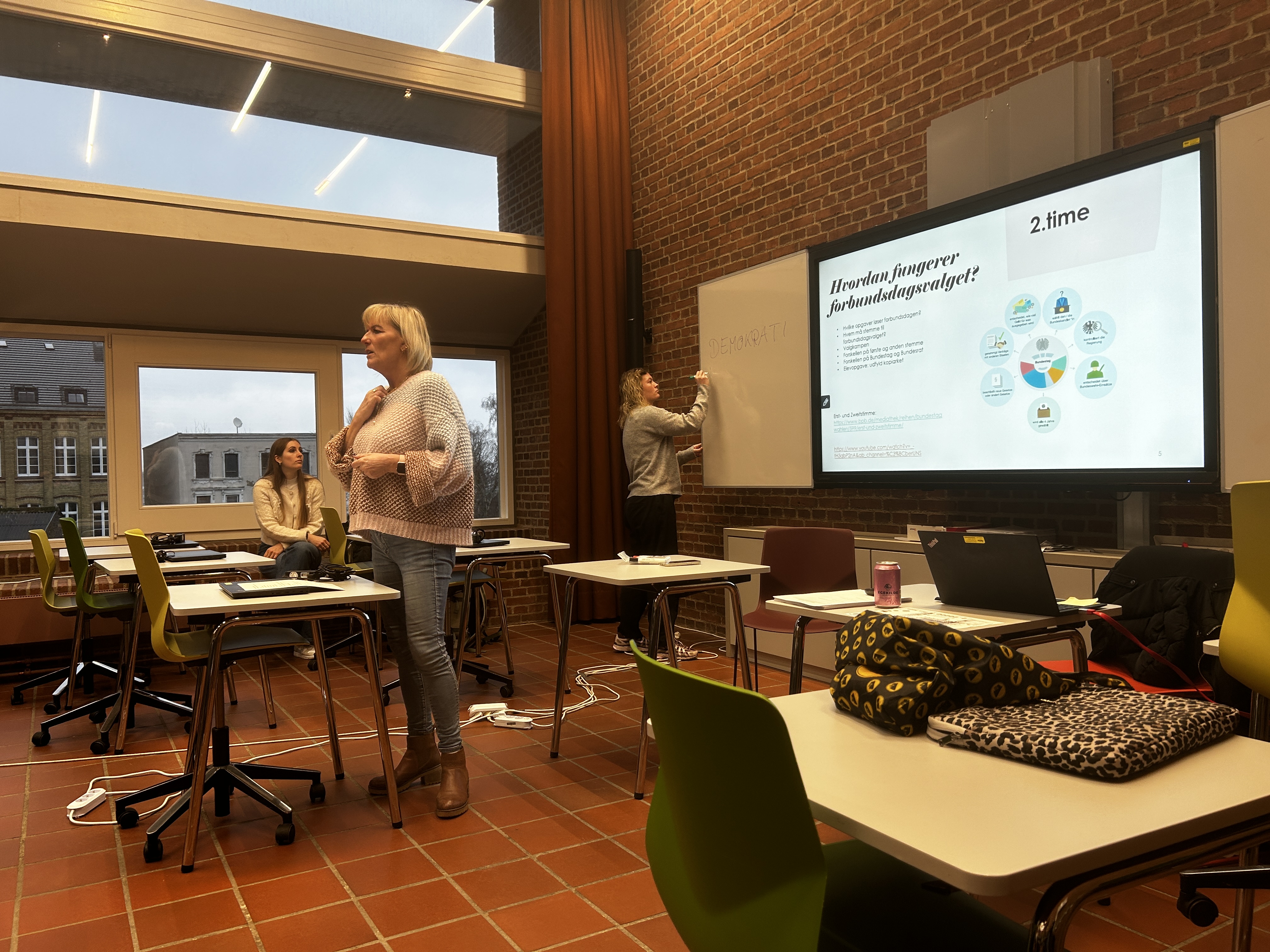 Før politikerne kommer